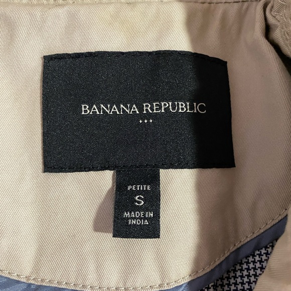 Banana Republic Trench Coat - Picture 2 of 5